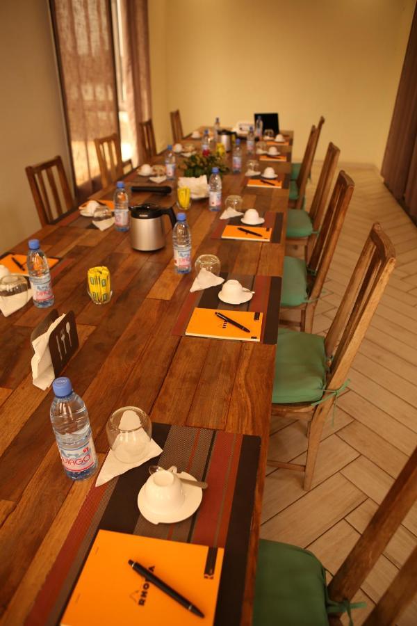 Hotel Au bord de l'eau à Bamako Extérieur photo