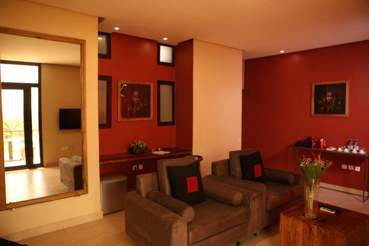 Hotel Au bord de l'eau à Bamako Extérieur photo