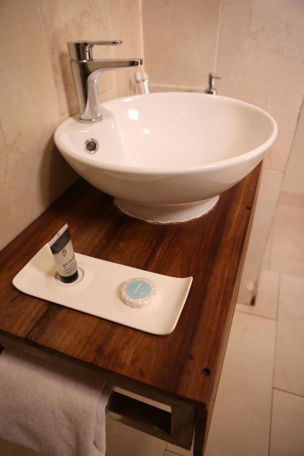 Hotel Au bord de l'eau à Bamako Extérieur photo