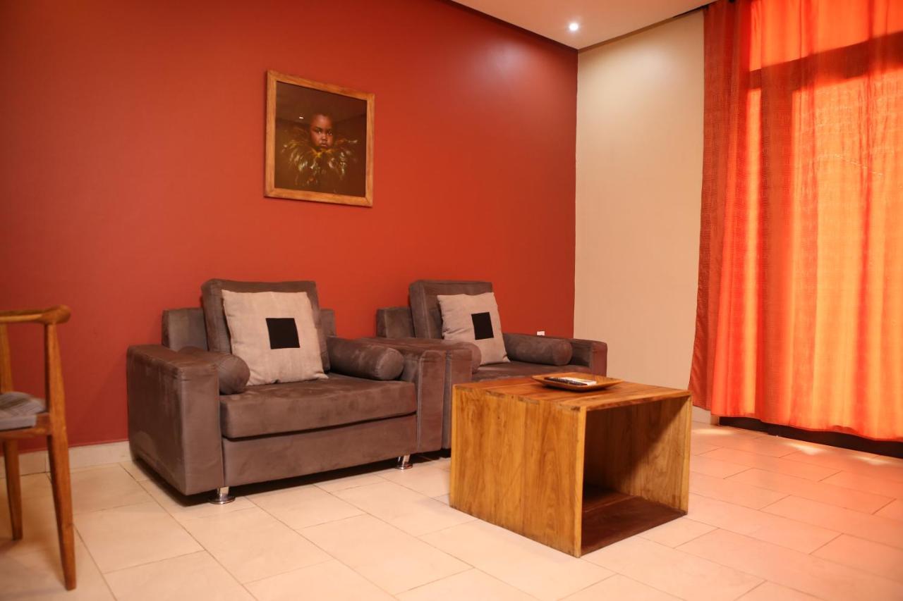 Hotel Au bord de l'eau à Bamako Extérieur photo