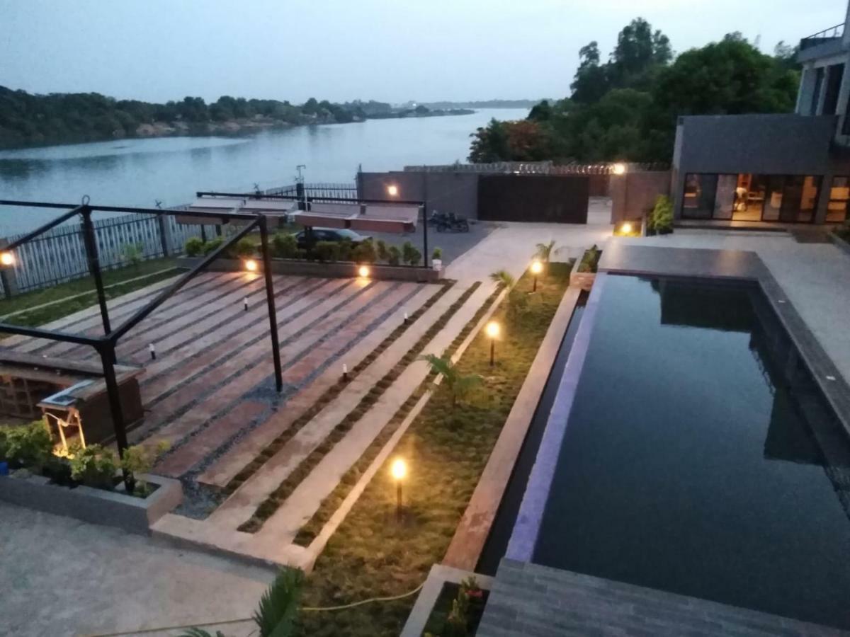 Hotel Au bord de l'eau à Bamako Extérieur photo