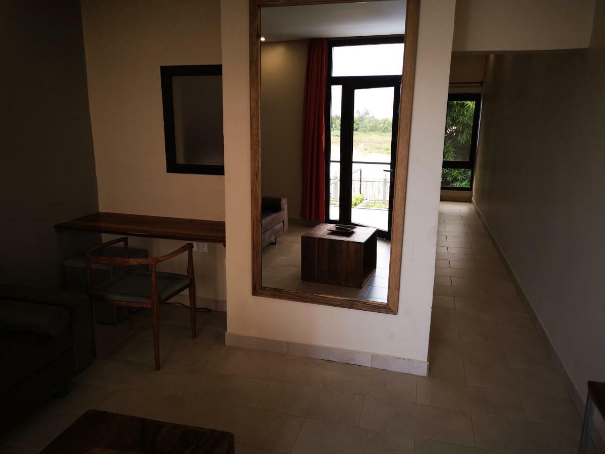 Hotel Au bord de l'eau à Bamako Extérieur photo