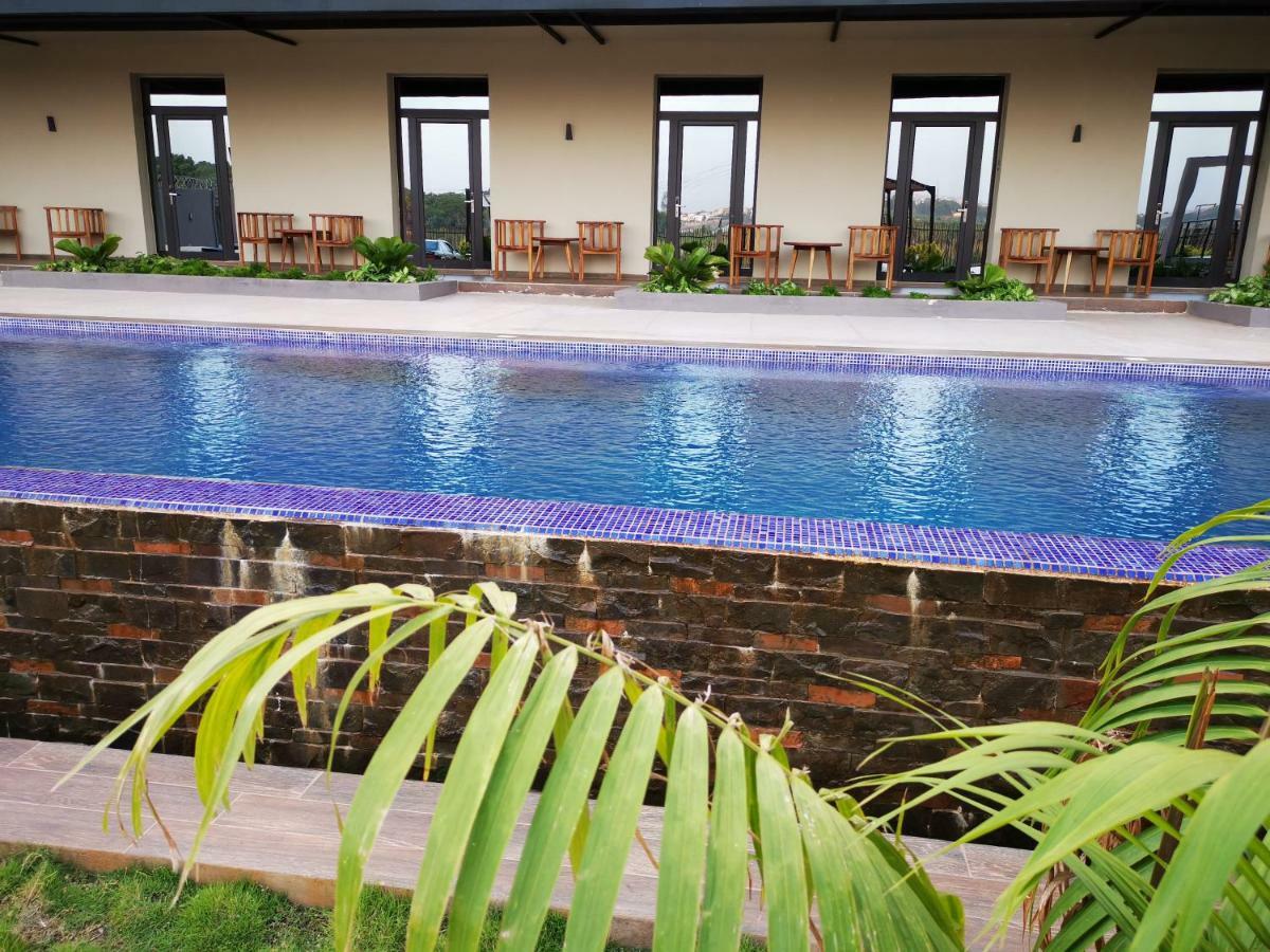 Hotel Au bord de l'eau à Bamako Extérieur photo