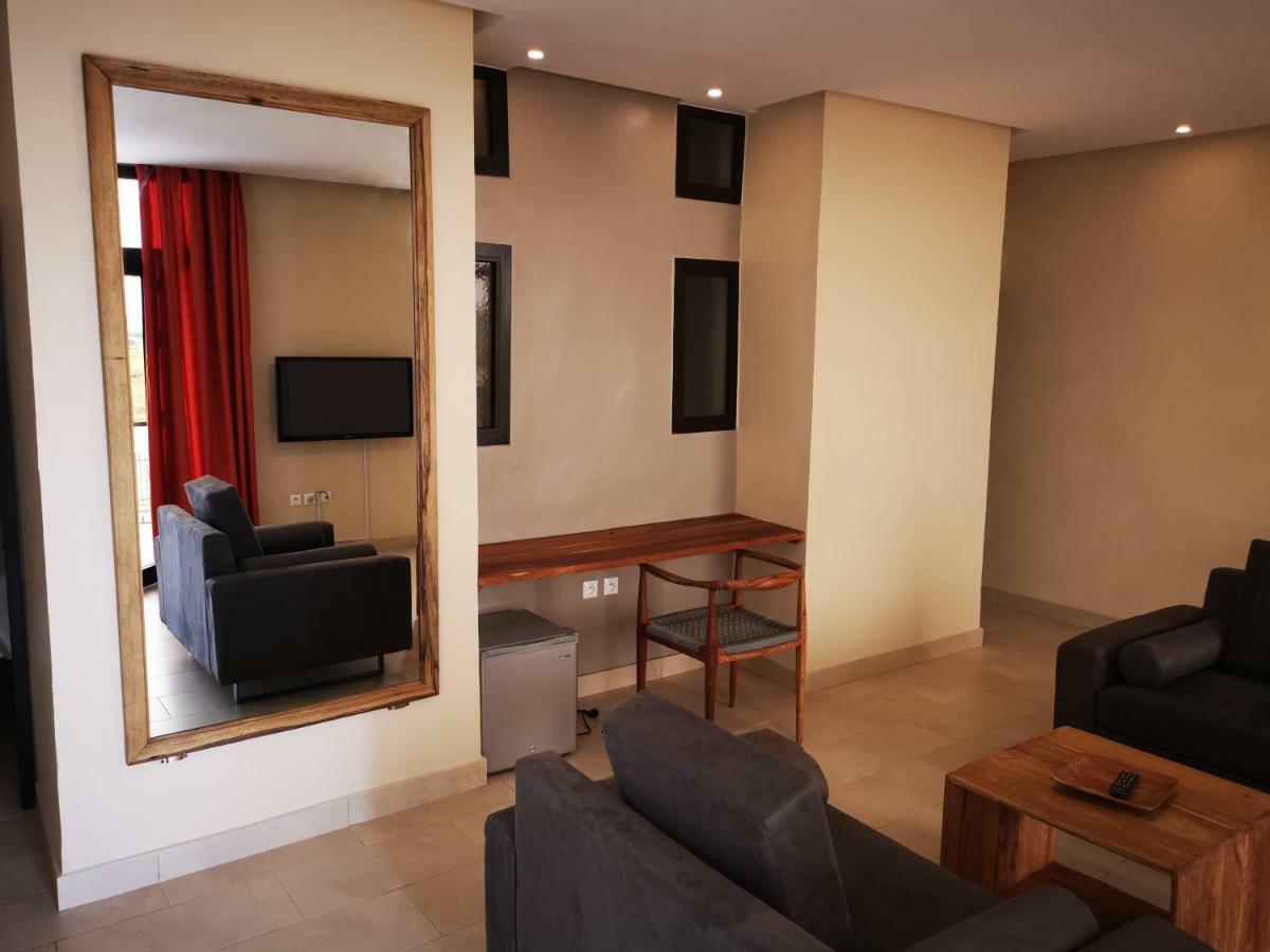 Hotel Au bord de l'eau à Bamako Extérieur photo