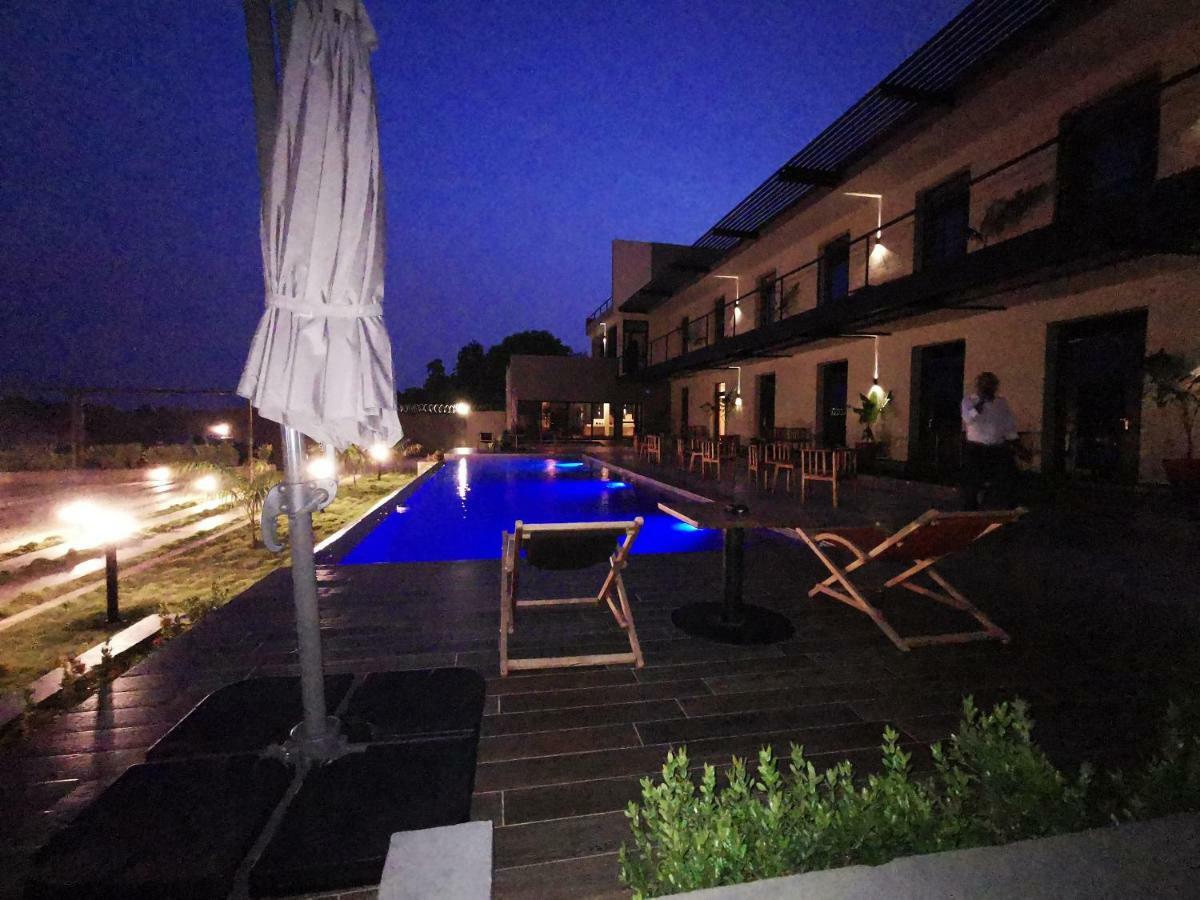 Hotel Au bord de l'eau à Bamako Extérieur photo